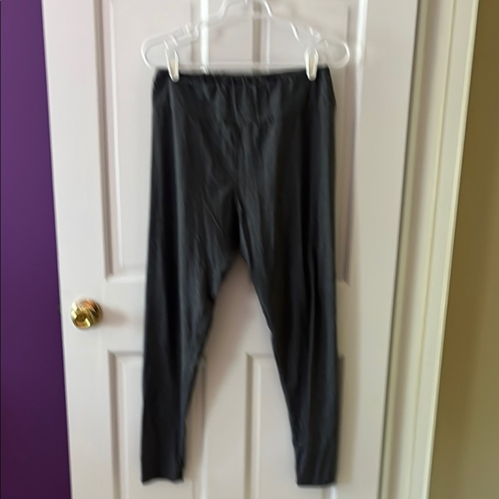 LulaRoe Tall & Curvy Gray Leggings